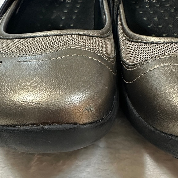 Clarks~Wave~Cruise Women's Size 7 Metallic Leather Comfort Mary Jane Shoes Flats - Picture 10 of 16
